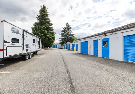 SmartStopSelfStorage-PuyallupWA-1401NMeridianAve-Parking