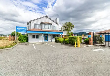 SmartStopSelfStorage-PuyallupWA-1401NMeridianAve-Hero