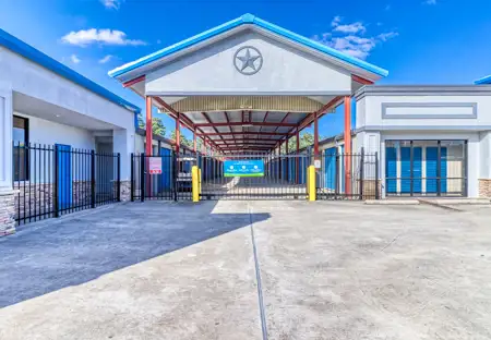 SmartStopSelfStorage-ConroeTX-3750FM1488Rd-Security