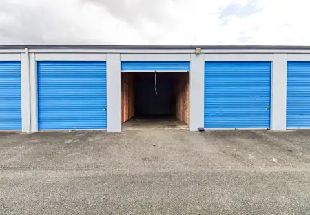 SmartStopSelfStorage-PuyallupWA-1401NMeridianAve-DriveUpUnits
