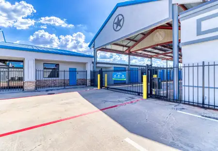 SmartStopSelfStorage-HoustonTX-8415QueenstonBlvd-Gate